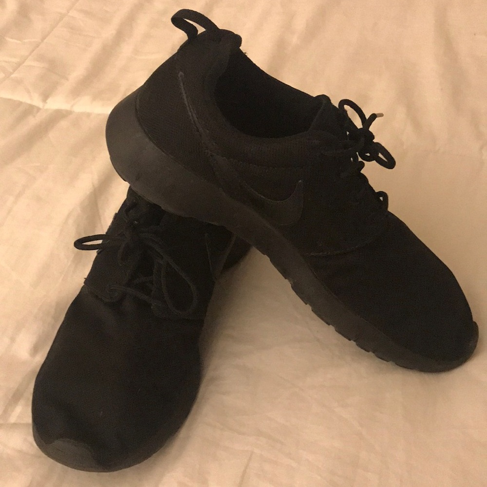 Black on black Nike Roshes